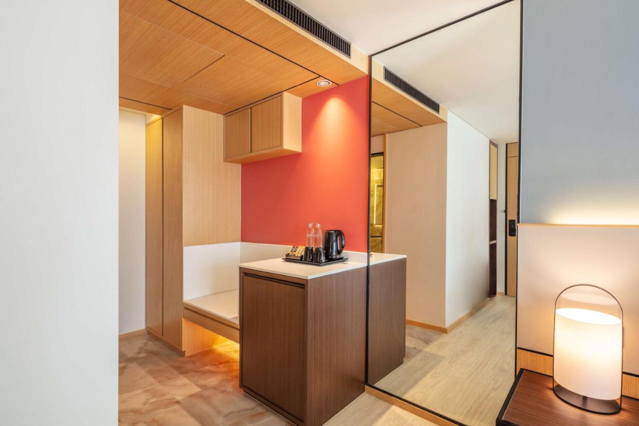 Best Western Click Sathorn 11 Bangkok Bagian luar foto