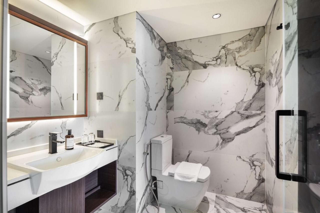 Best Western Click Sathorn 11 Bangkok Bagian luar foto