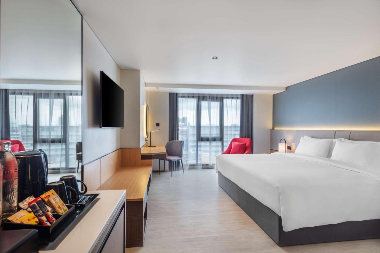 Best Western Click Sathorn 11 Bangkok Bagian luar foto