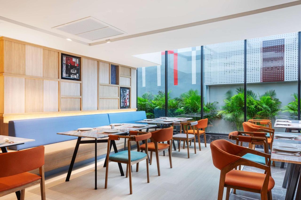 Best Western Click Sathorn 11 Bangkok Bagian luar foto