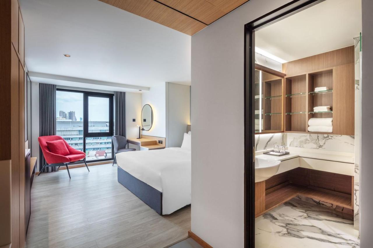 Best Western Click Sathorn 11 Bangkok Bagian luar foto